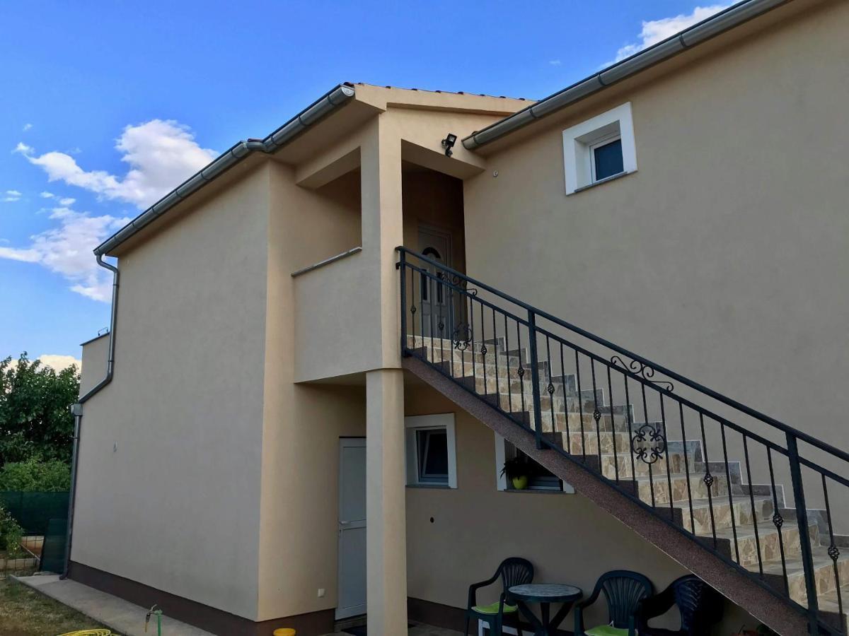 Apartman Laura Tribalj Dış mekan fotoğraf
