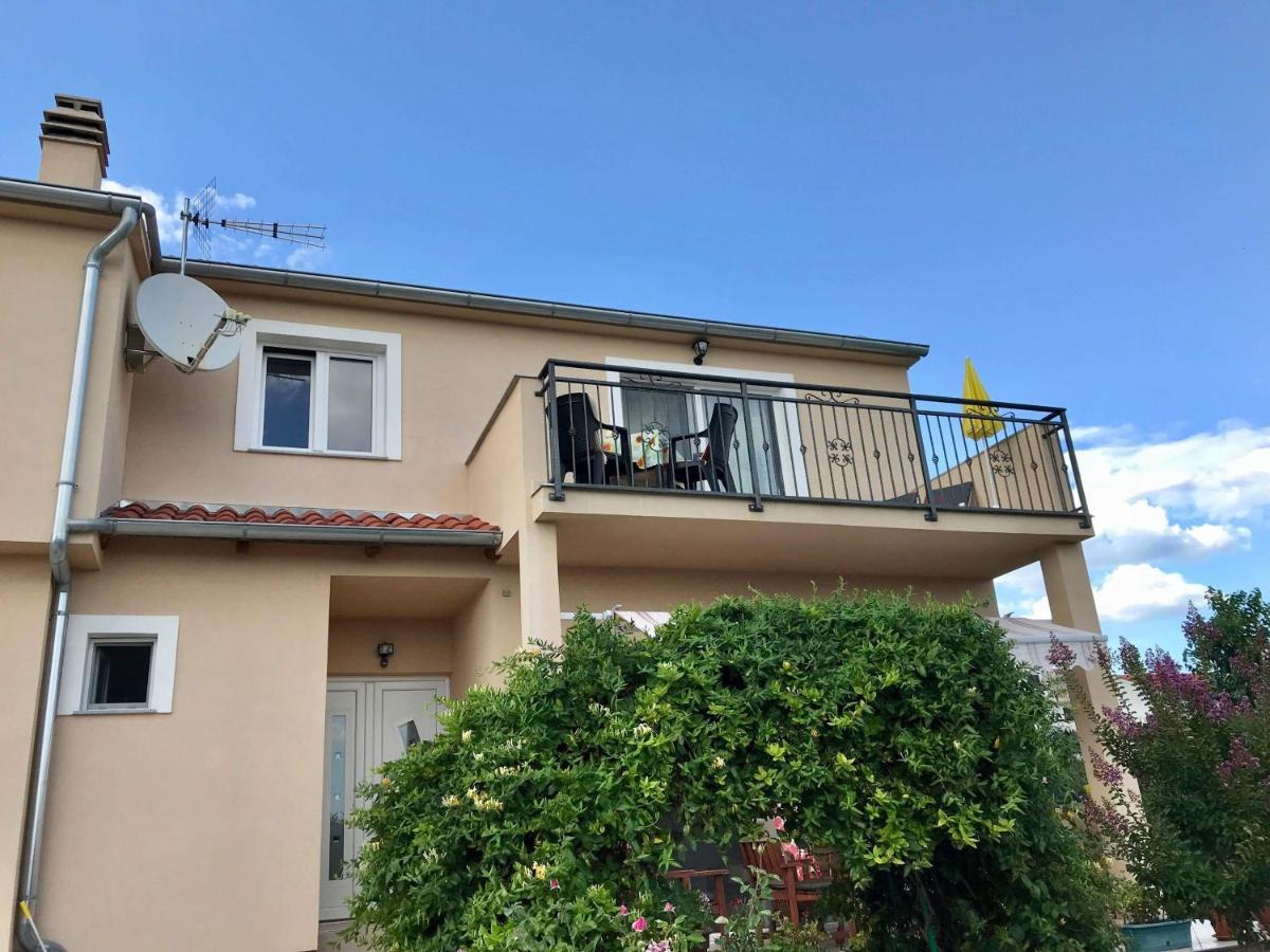 Apartman Laura Tribalj Dış mekan fotoğraf