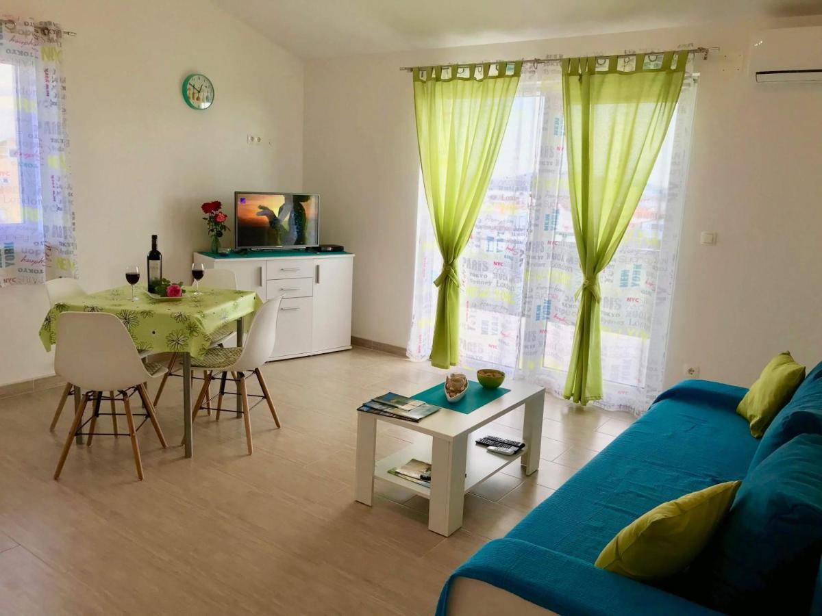 Apartman Laura Tribalj Dış mekan fotoğraf